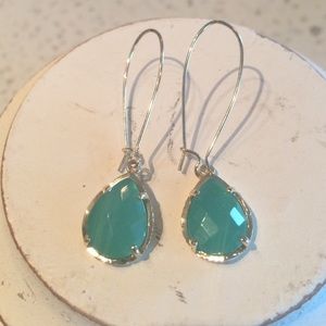 Kendra Scott drop earrings
